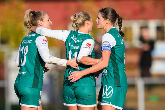 Alingsås spelare jublar