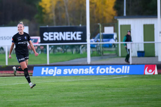 Växjö DFFs Larkin Russel jublar