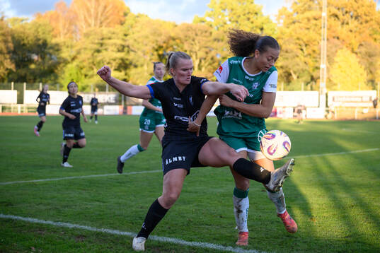 Växjö DFFs Lovisa Gustafsson och Alingsås Malva Larsson