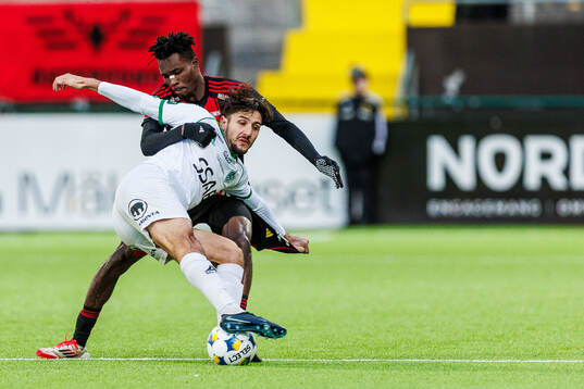 Östersunds Sunday Anyanwu och Brages Filip Trpcevski