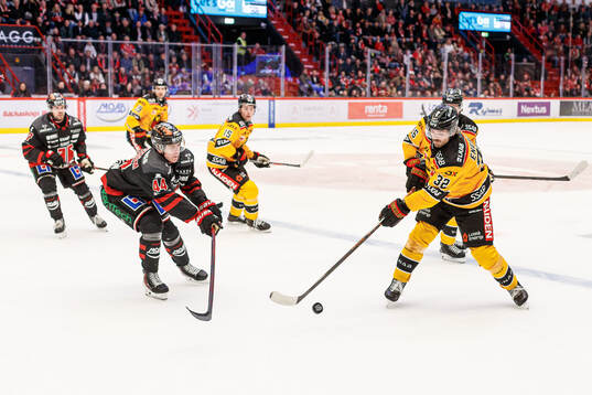 Örebros Melvin Fernström och Luleås Oscar Engsund