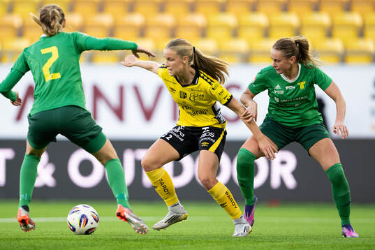 Elfsborgs Mollie Josefsson och Team TGs Isabelle Olsson