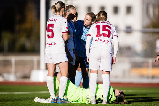 Malmö FFs målvakt Moa Öhman har ont