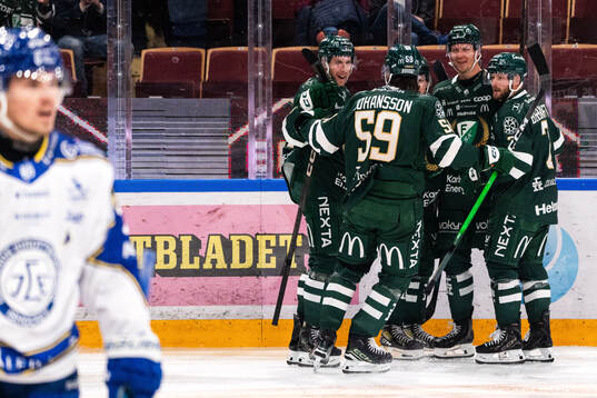 Färjestads Luke Philp och Linus Johansson jublar