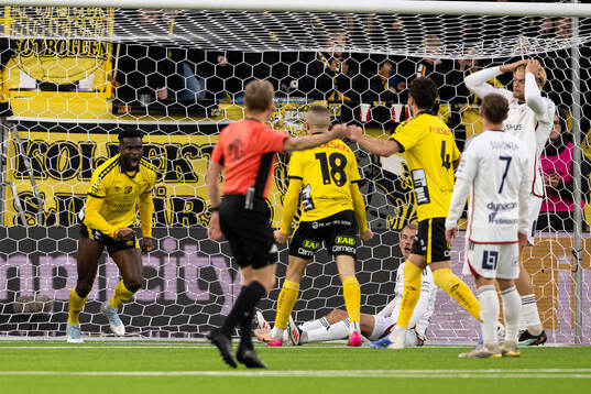 Elfsborgs Ibrahim Buhari jublar