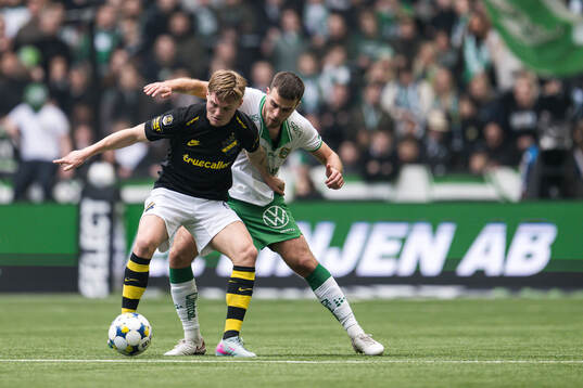 AIKs Erik Hovden Flataker och Hammarbys Pavle Vagic
