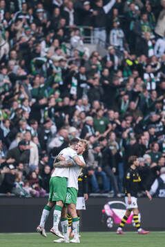 Hammarbys Pavle Vagic och Victor Eriksson jublar