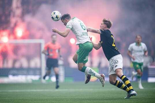 Hammarbys Pavle Vagic och AIKs Erik Hovden Flataker