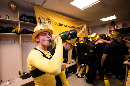 Mjällbys Jeppe Kjaer jublar