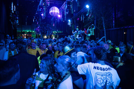 Mjällbys spelare och supportrar på guldbanketten