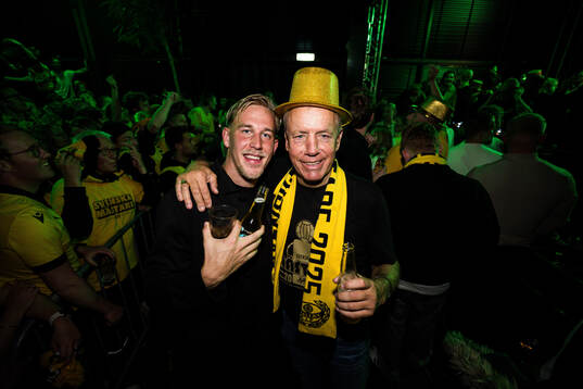 Mjällbys Herman Johansson och sportchef Hasse Larsson på