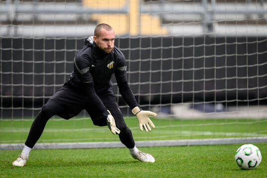 Goalkeeper Oscar Jansson
