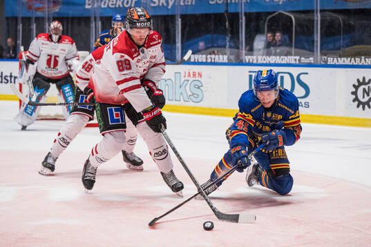 Örebros Patrik Karlkvist och Djurgårdens Arvid Costmar