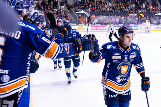 Växjös Reid Gardiner jublar