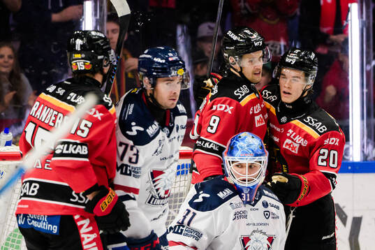 Luleås Heikki Liedes och Casper Juustovaara Karlsson jublar