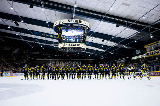 Västerås spelare jublar