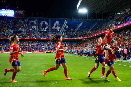 Claudia Pina of Spain celebrate with Maria Leon and Eva