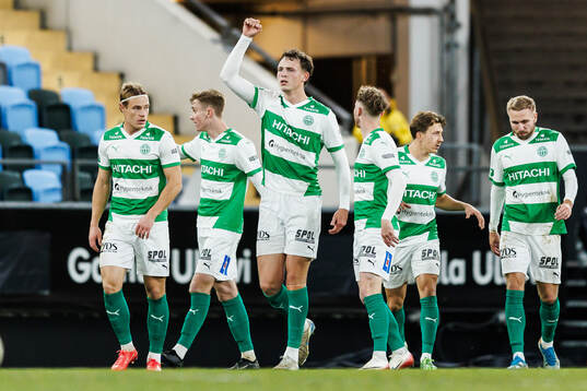 Västerås Mikkel Ladefoged jublar