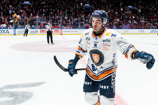 Växjös Reid Gardiner jublar