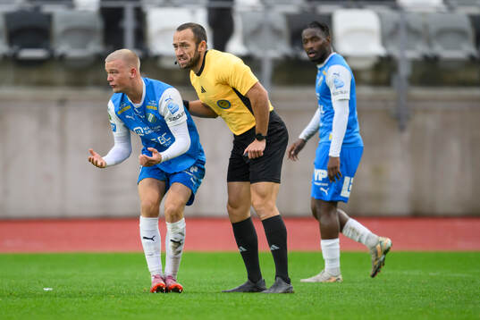 Oddevolds Adam Engelbrektsson reagerar, med på bild även