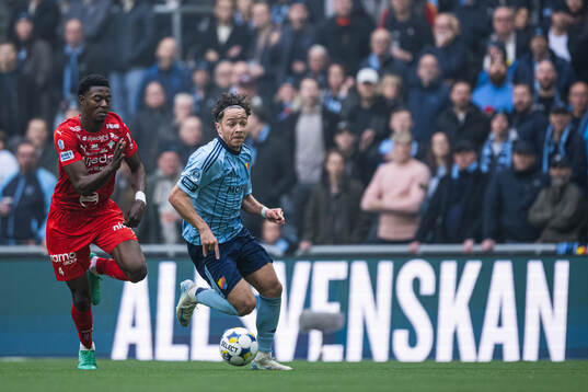 Värnamos Rufai Mohammed och Djurgårdens Mikael Anderson