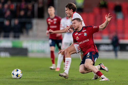 Degerfors Kazper Karlsson och Östers Daniel Ljung