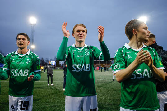 Brages spelare jublar