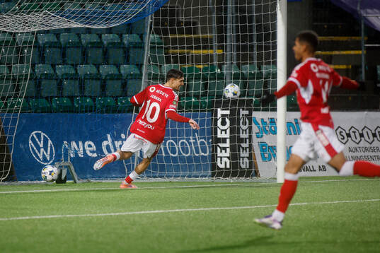 Kalmars Camil Jebara jublar