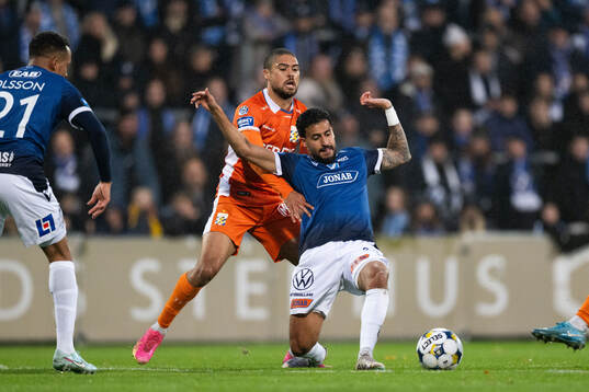 IFK Göteborgs Thomas Santos och Halmstads Rami Kaib