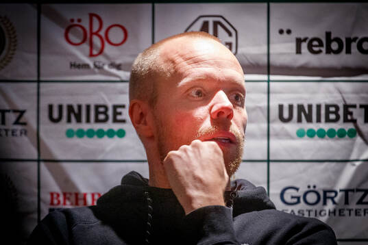 Örebros huvudtränare Patrik Haginge på presskonferensen