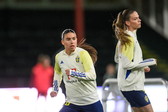 Emilia Pelgander and Bella Andersson of Sweden