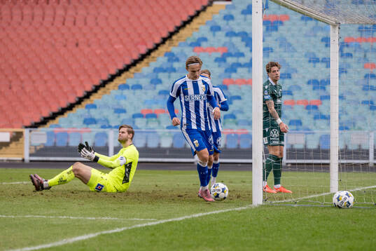 IFK Göteborgs Linus Carlstrand jublar