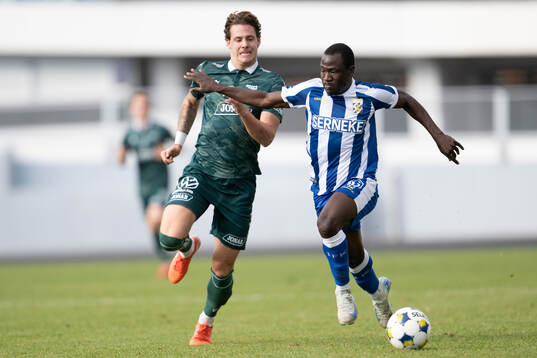 Halmstads Gabriel Wallentin och IFK Göteborgs Saidou Alioum