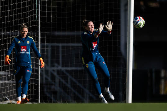 Goalkeeper Jennifer Falk and goalkeeper Moa Öhman of the
