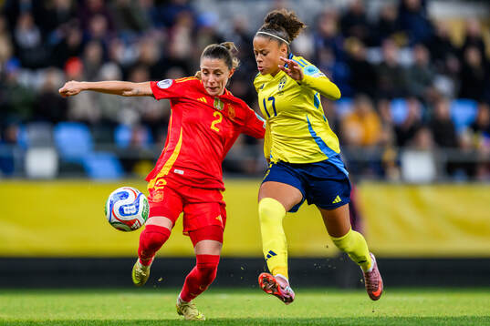 Ona Batlle of Spain and Felicia Schröder of Sweden