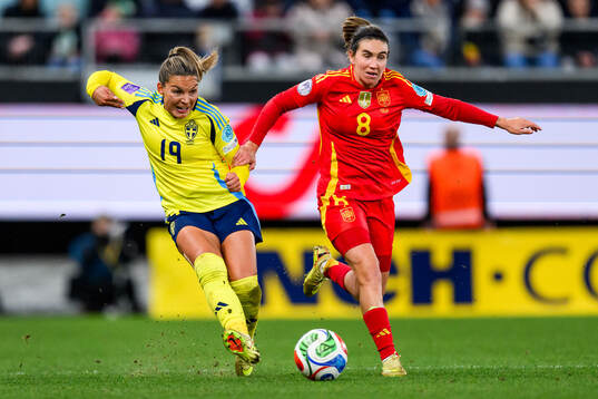 Johanna Rytting Kaneryd of Sweden and Mariona Caldentey of