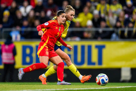 Jana Fernández Velasco of Spain and Fridolina Rolfö of