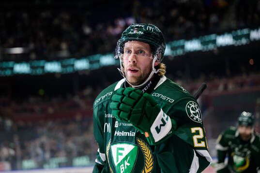 Färjestads Per Åslund jublar