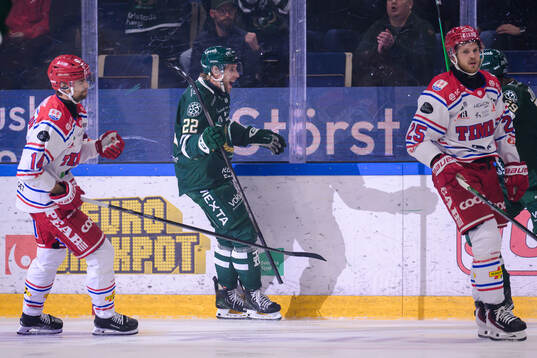 Färjestads Per Åslund jublar