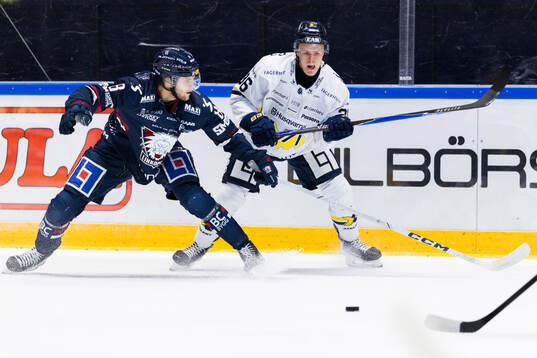 Linköpings Jonathan Myrenberg och HV71s Martin Johnsen