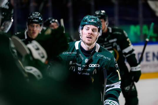 Färjestads Joel Kellman jublar