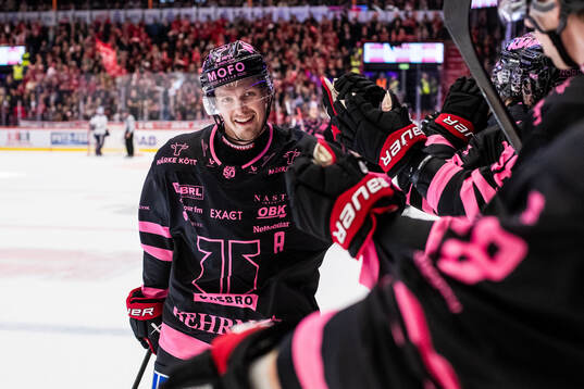 Örebros Gustav Backström jublar