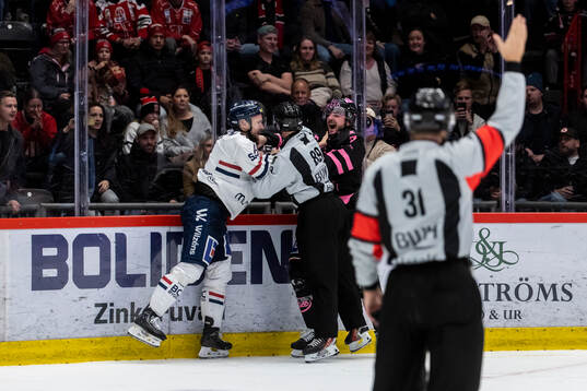 Linköpings Theodor Lennström och Örebros Luke Martin i