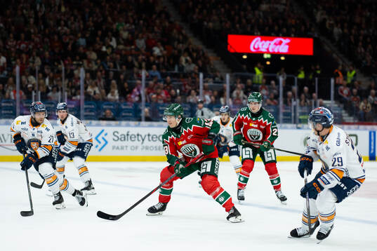 Frölundas Tom Nilsson och Växjös Sebastian Strandberg