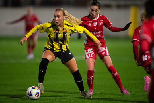 Häckens Eyrun Hjartardottir och Elfsborgs Izabella