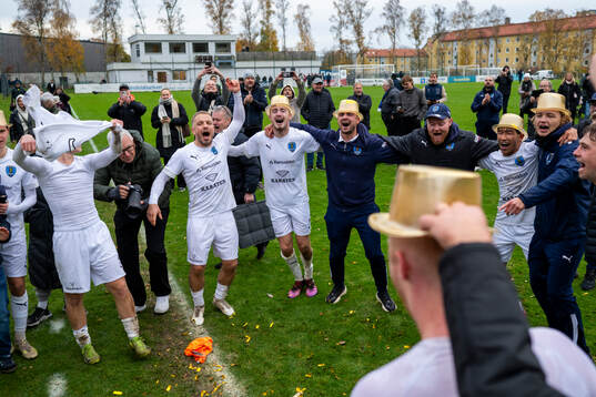 Staffanstorps Uniteds spelare jublar