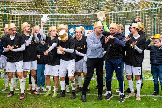 Staffanstorps Uniteds spelare jublar