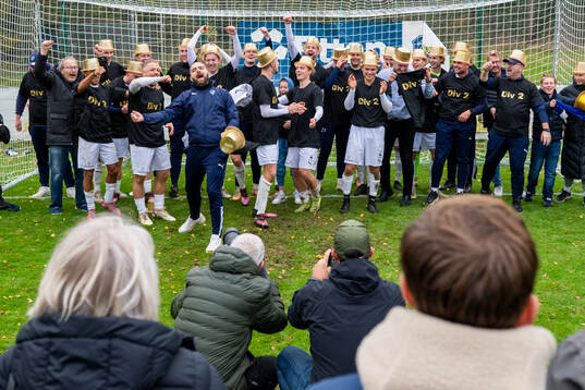 Staffanstorps Uniteds spelare jublar