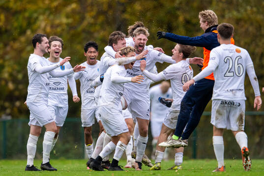 Staffanstorps Uniteds spelare jublar