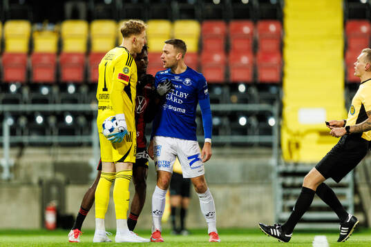 Östersunds målvakt Rasmus Forsell och Östersunds Sunday